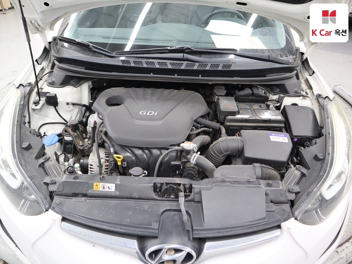 Hyundai Elantra 2015 - Image 32