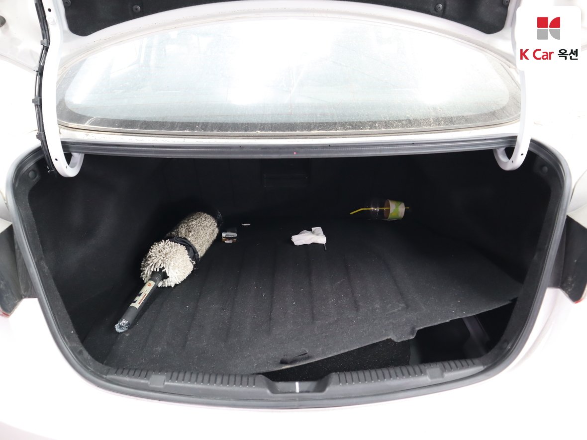 Hyundai Elantra 2015 - Image 25