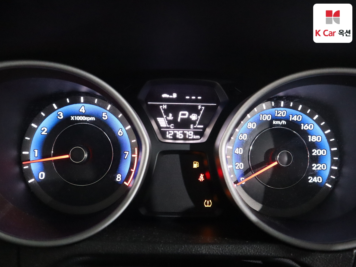 Hyundai Elantra 2015 - Image 5