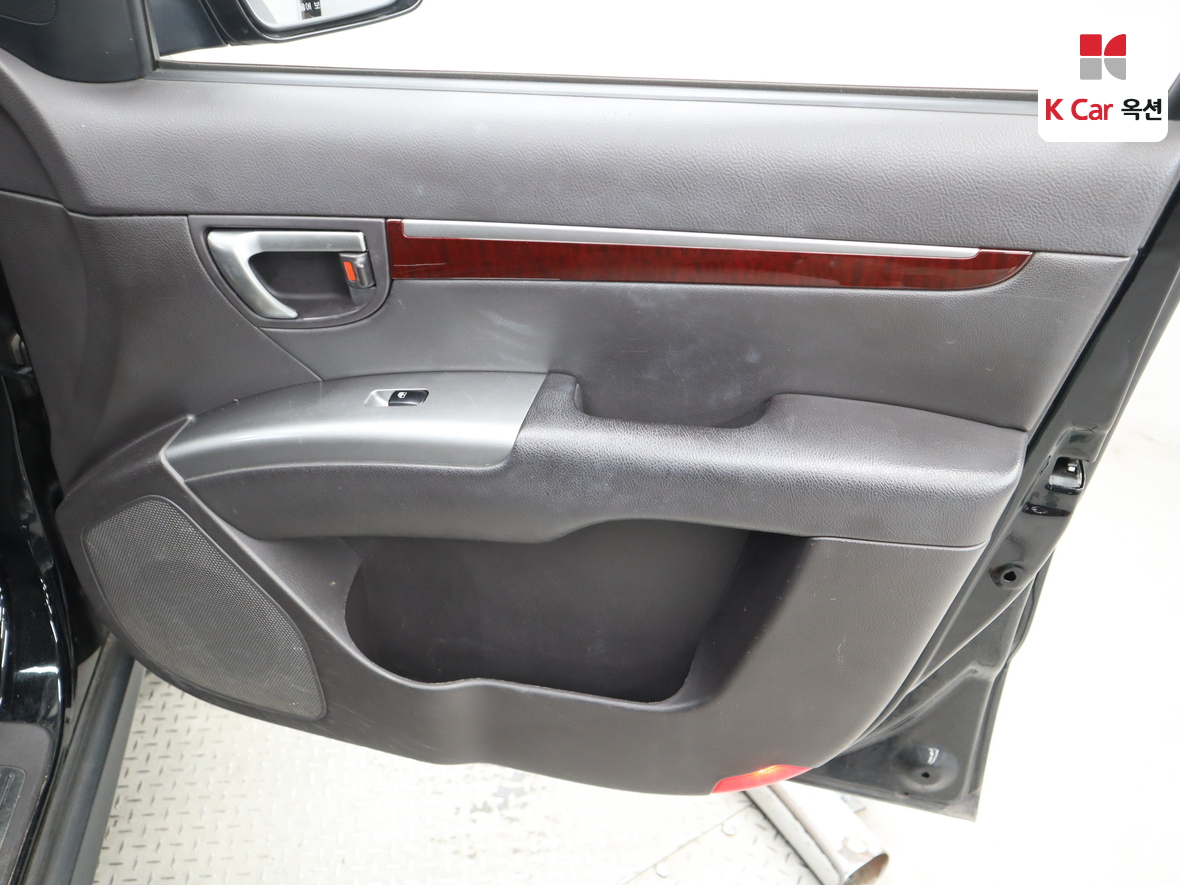 Hyundai Santa Fe 2011 - Image 33
