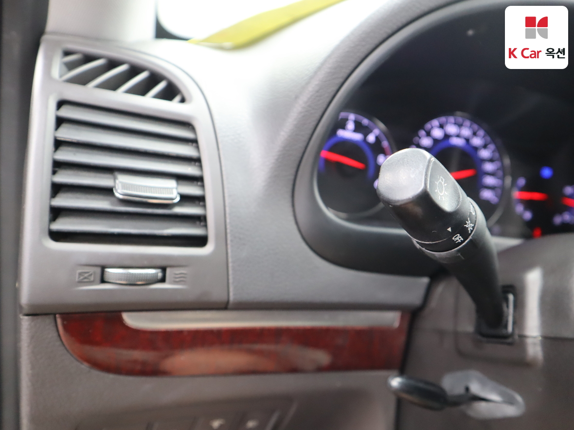 Hyundai Santa Fe 2011 - Image 9