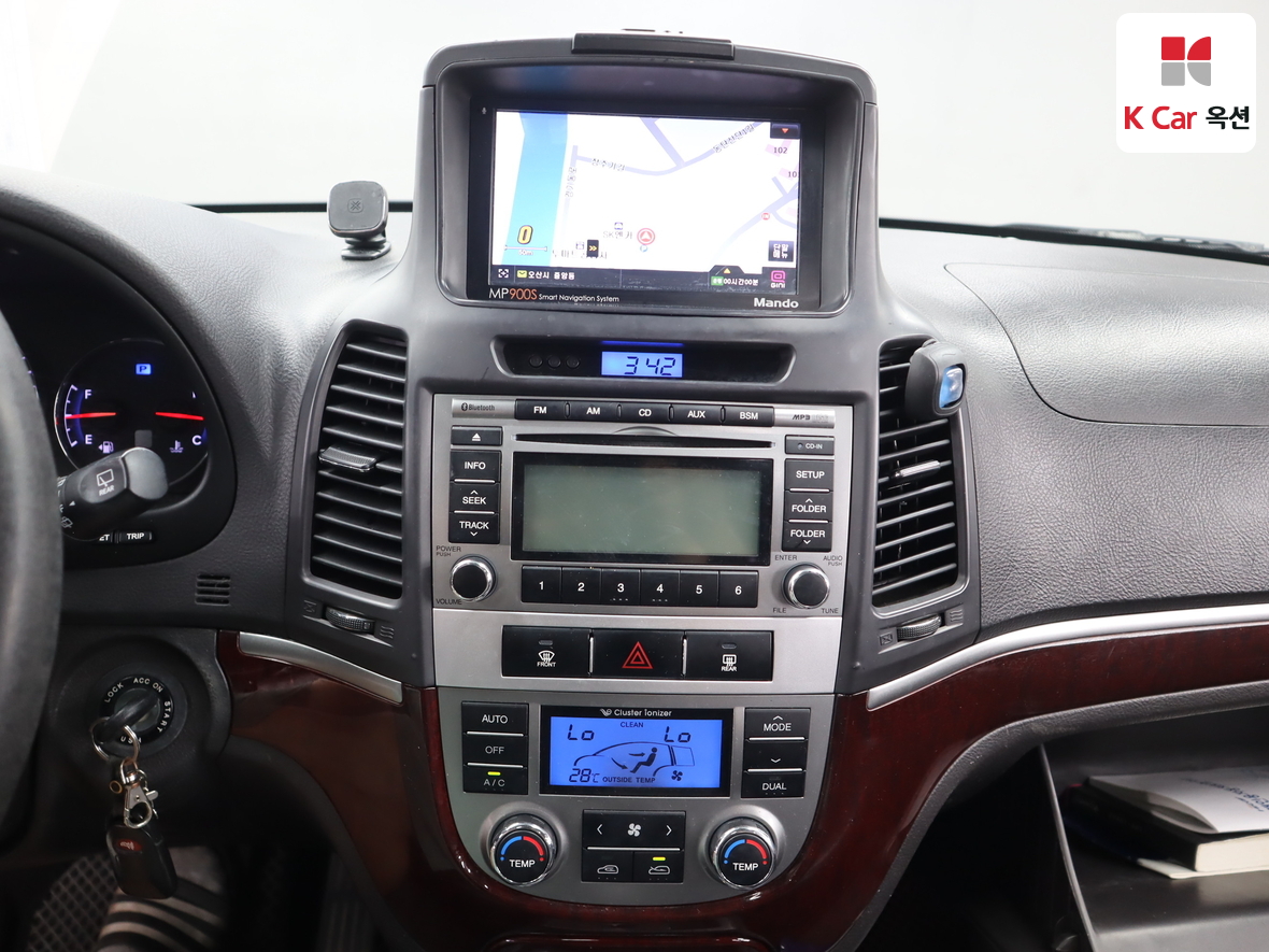 Hyundai Santa Fe 2011 - Image 6