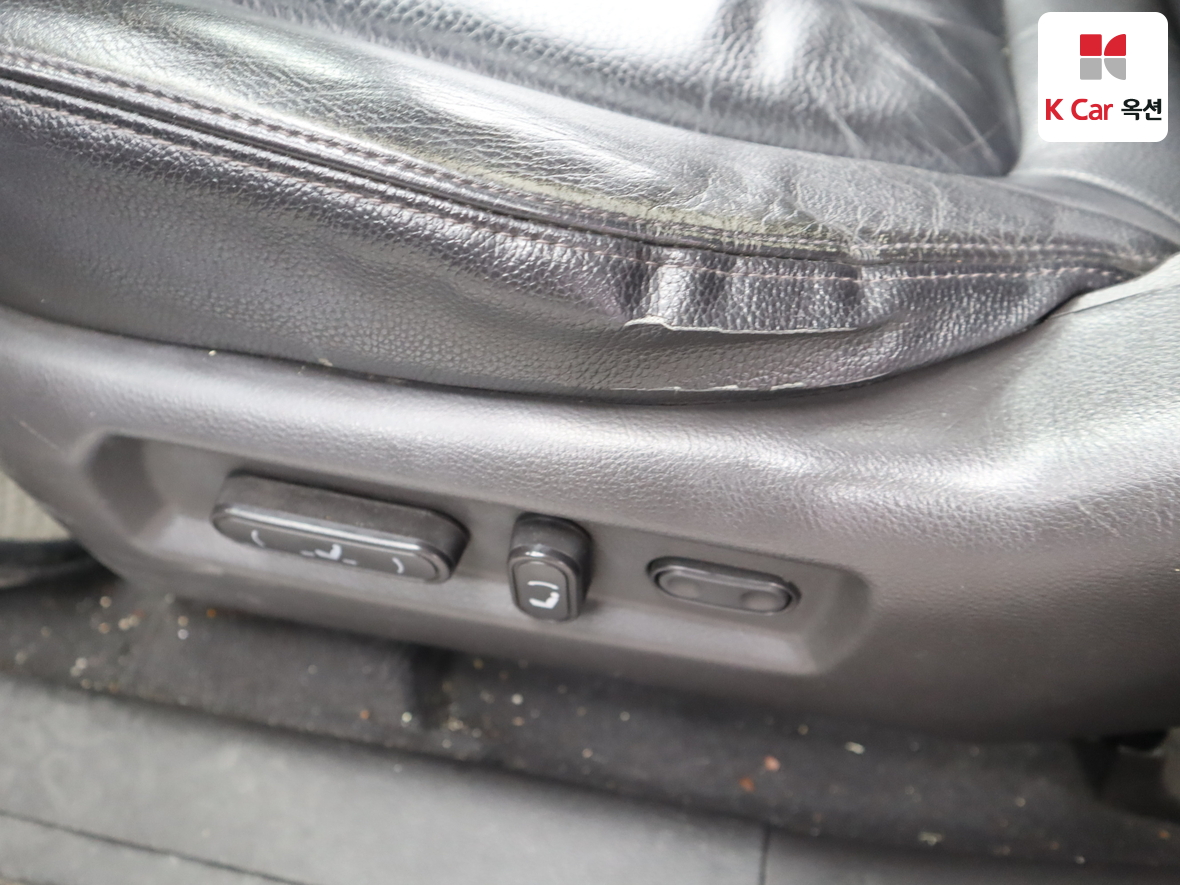 Hyundai Santa Fe 2011 - Image 19