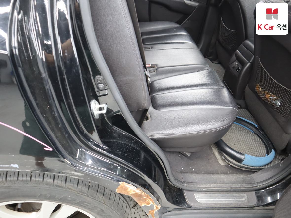 Hyundai Santa Fe 2011 - Image 32