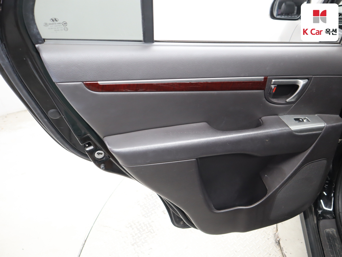 Hyundai Santa Fe 2011 - Image 24