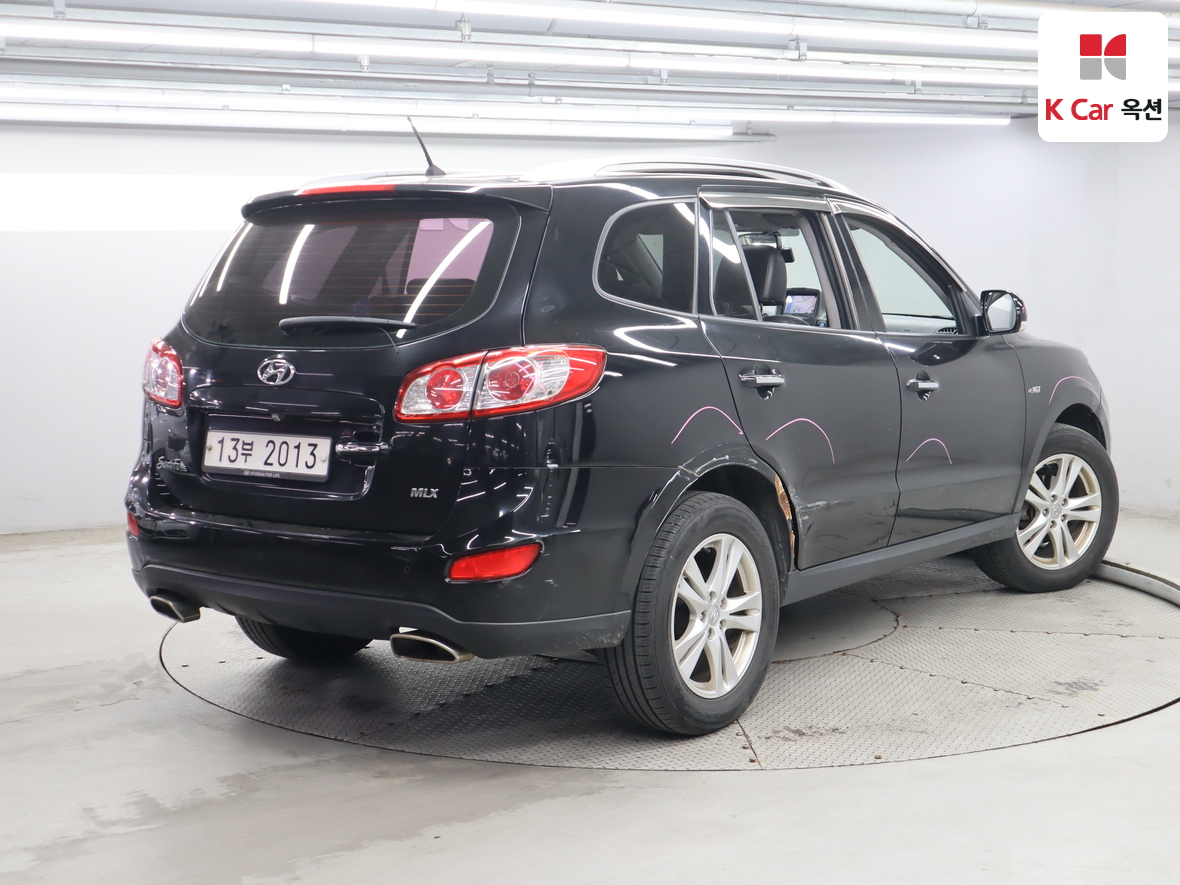 Hyundai Santa Fe 2011 - Image 2