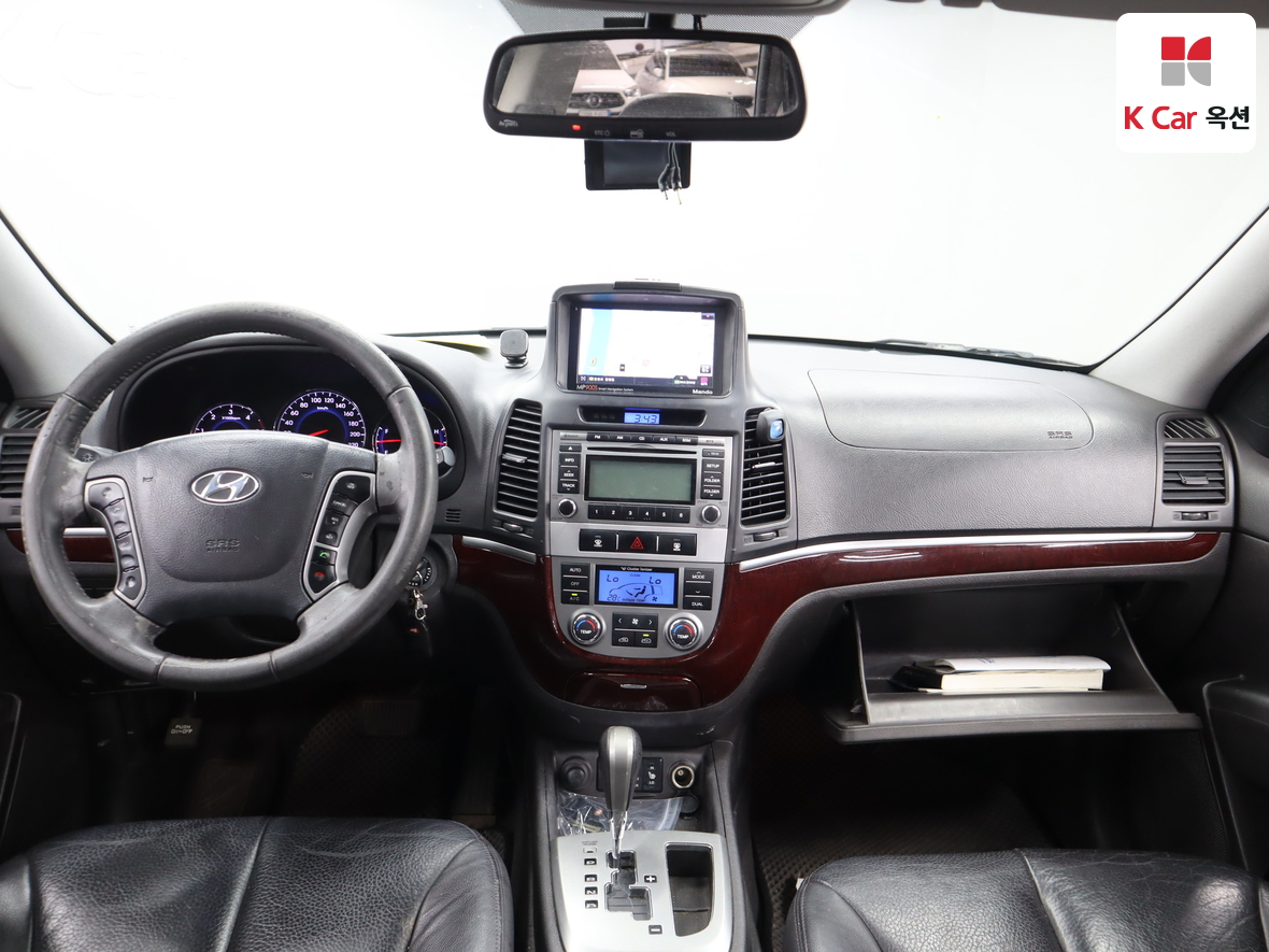 Hyundai Santa Fe 2011 - Image 3