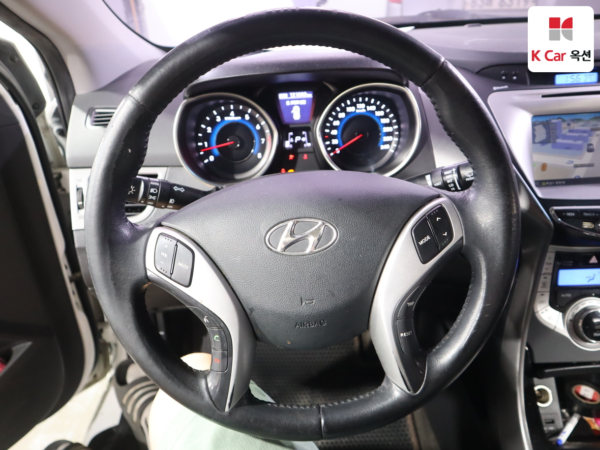 هيونداي إلانترا 2012 - صورة 10