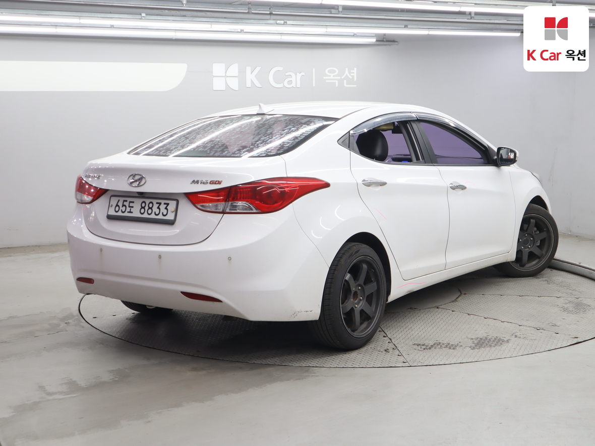 هيونداي إلانترا 2012 - صورة 2