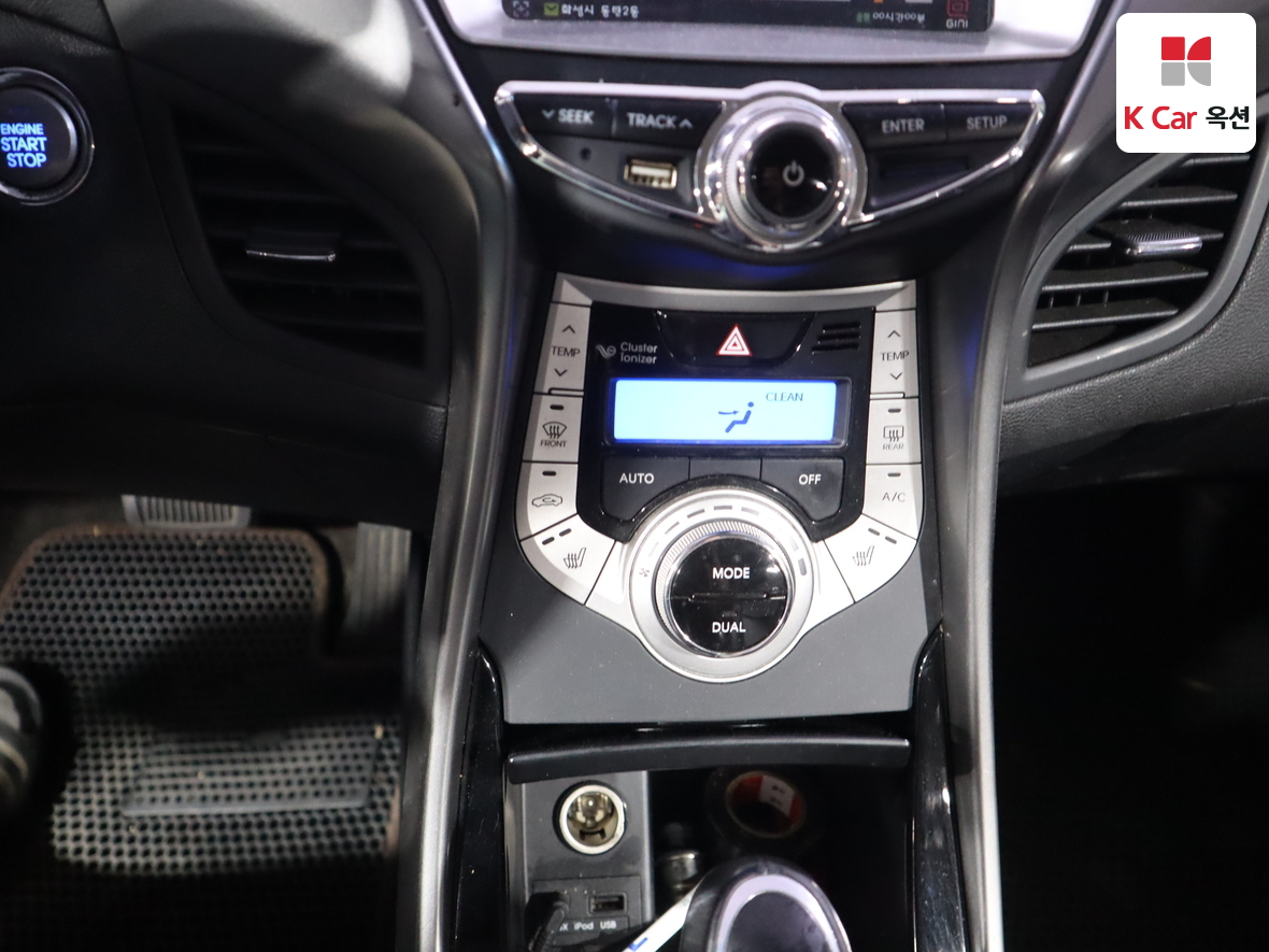 هيونداي إلانترا 2012 - صورة 15