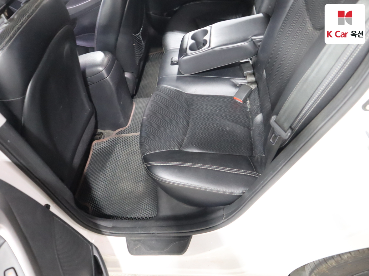 هيونداي إلانترا 2012 - صورة 23