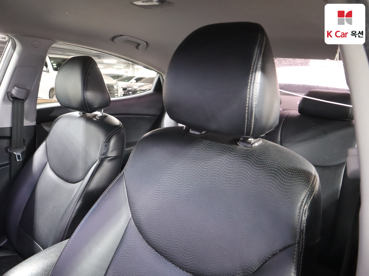 هيونداي إلانترا 2012 - صورة 19