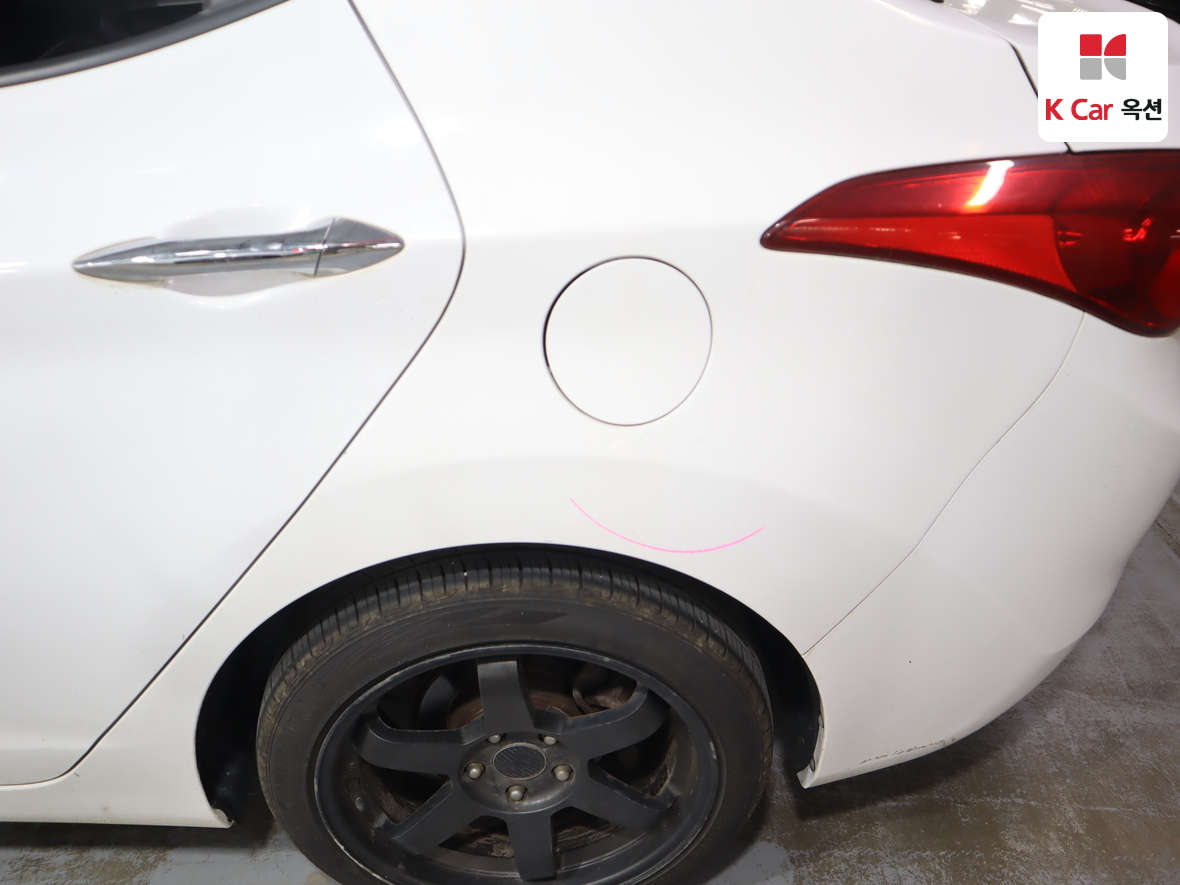 هيونداي إلانترا 2012 - صورة 38