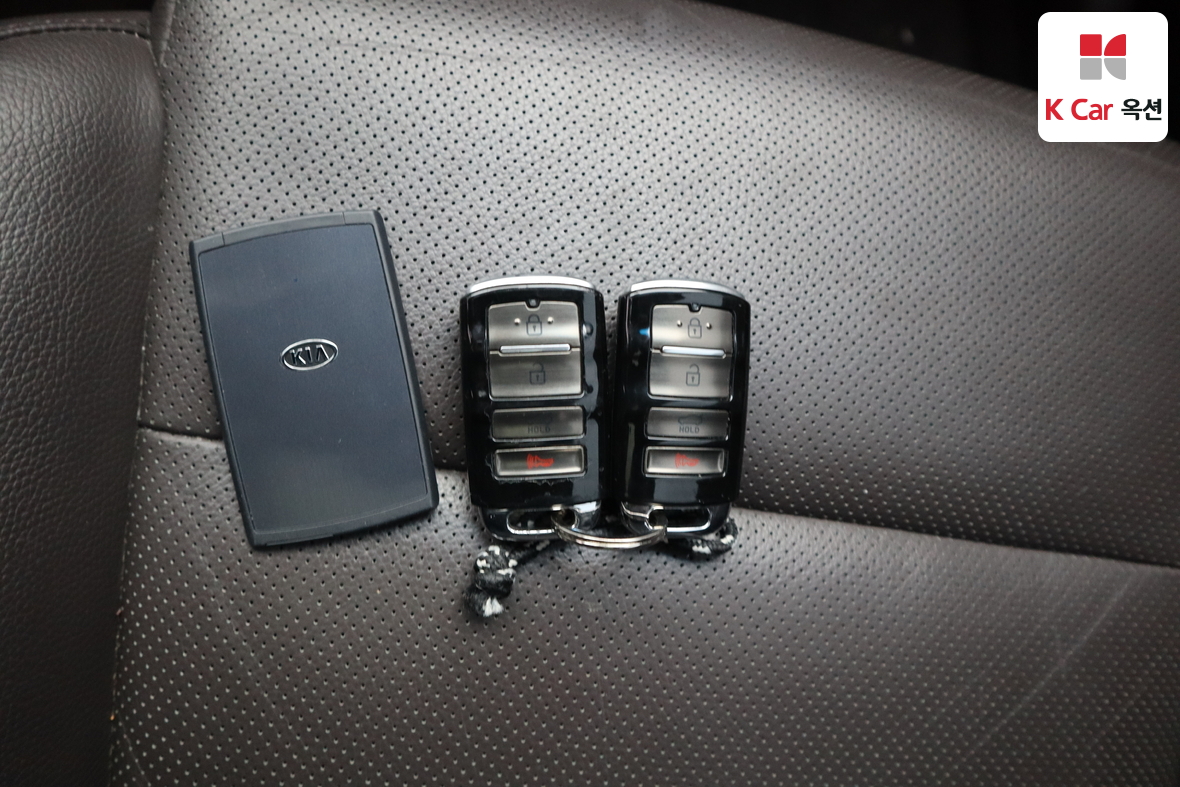 Kia K7 2017 - Image 18