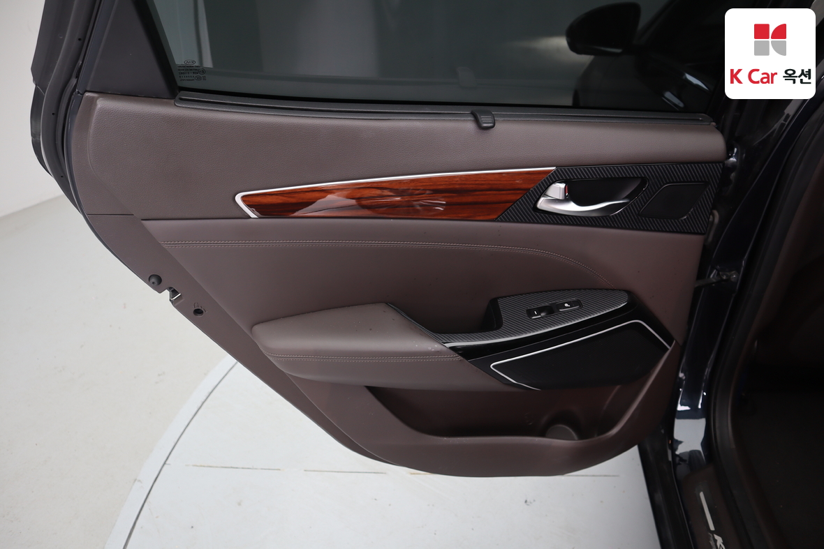 Kia K7 2017 - Image 23