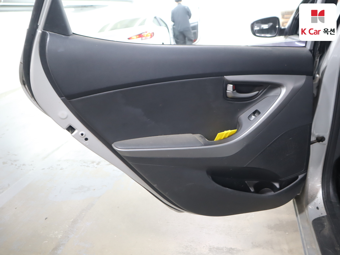 Hyundai Elantra 2016 - Image 22