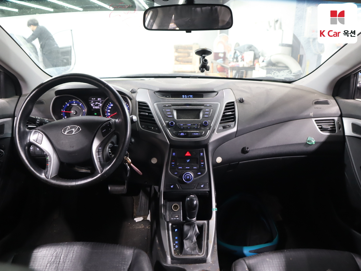Hyundai Elantra 2016 - Image 3