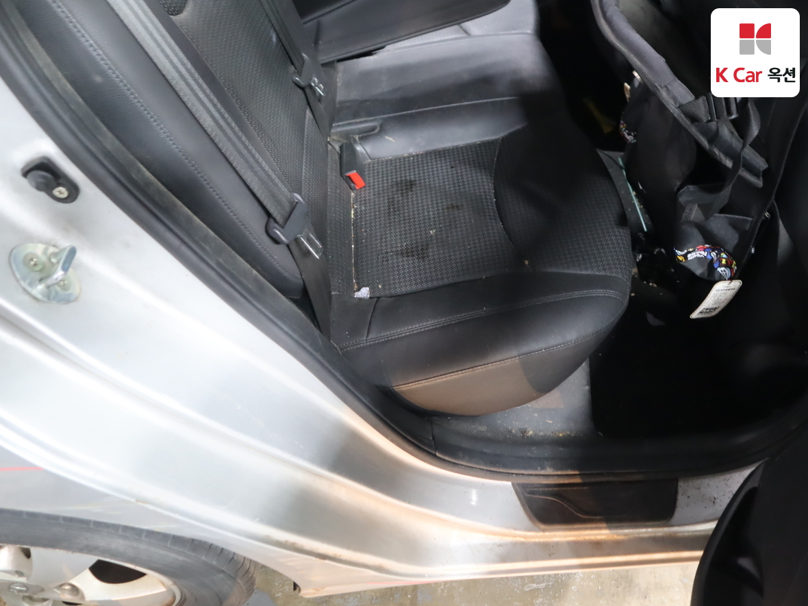 Hyundai Elantra 2016 - Image 27