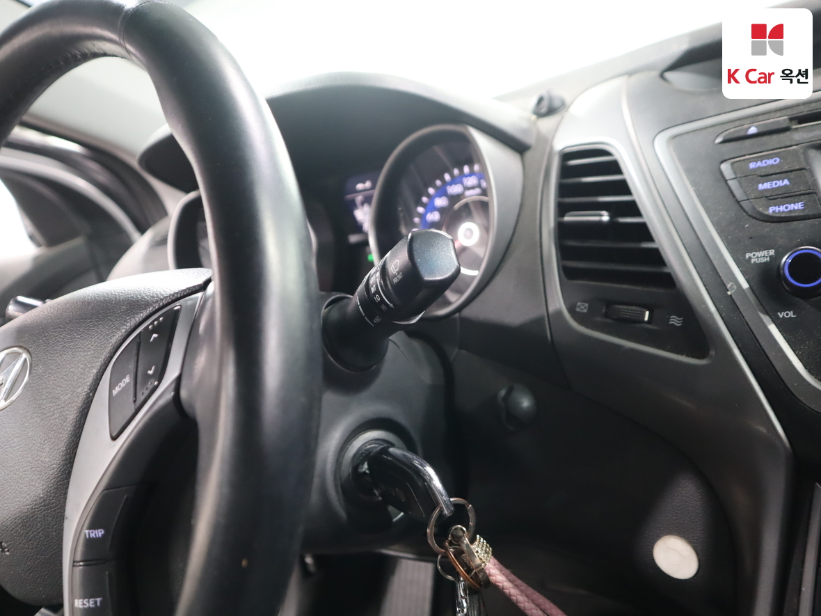 Hyundai Elantra 2016 - Image 11