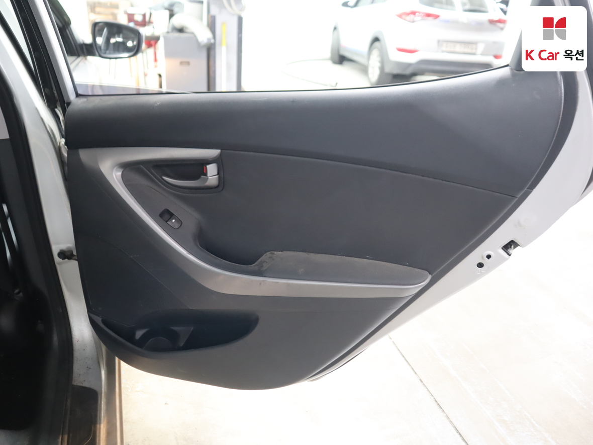 Hyundai Elantra 2016 - Image 26