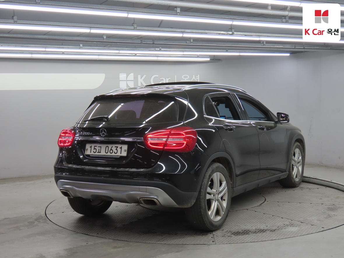 Mercedes-Benz GLA-Class - 2