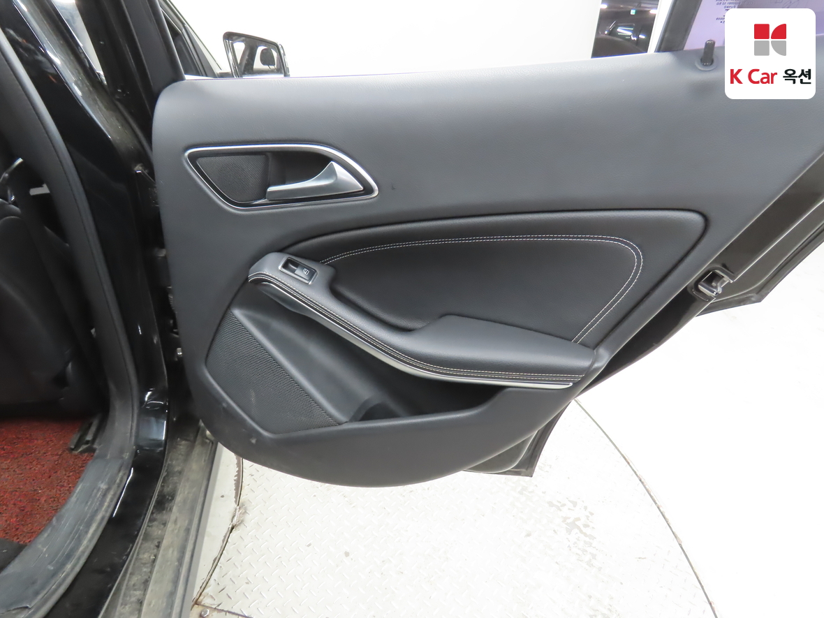 Mercedes-Benz GLA-Class - 32