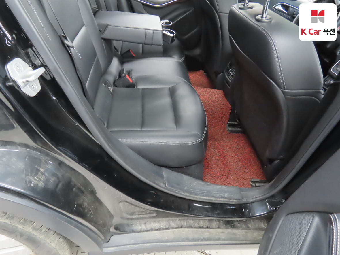 Mercedes-Benz GLA-Class - 33