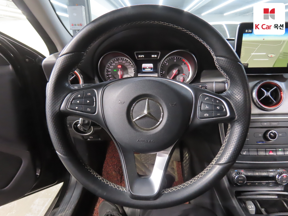 Mercedes-Benz GLA-Class - 10