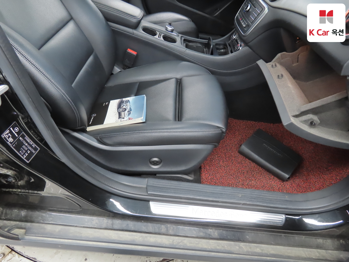 Mercedes-Benz GLA-Class - 35