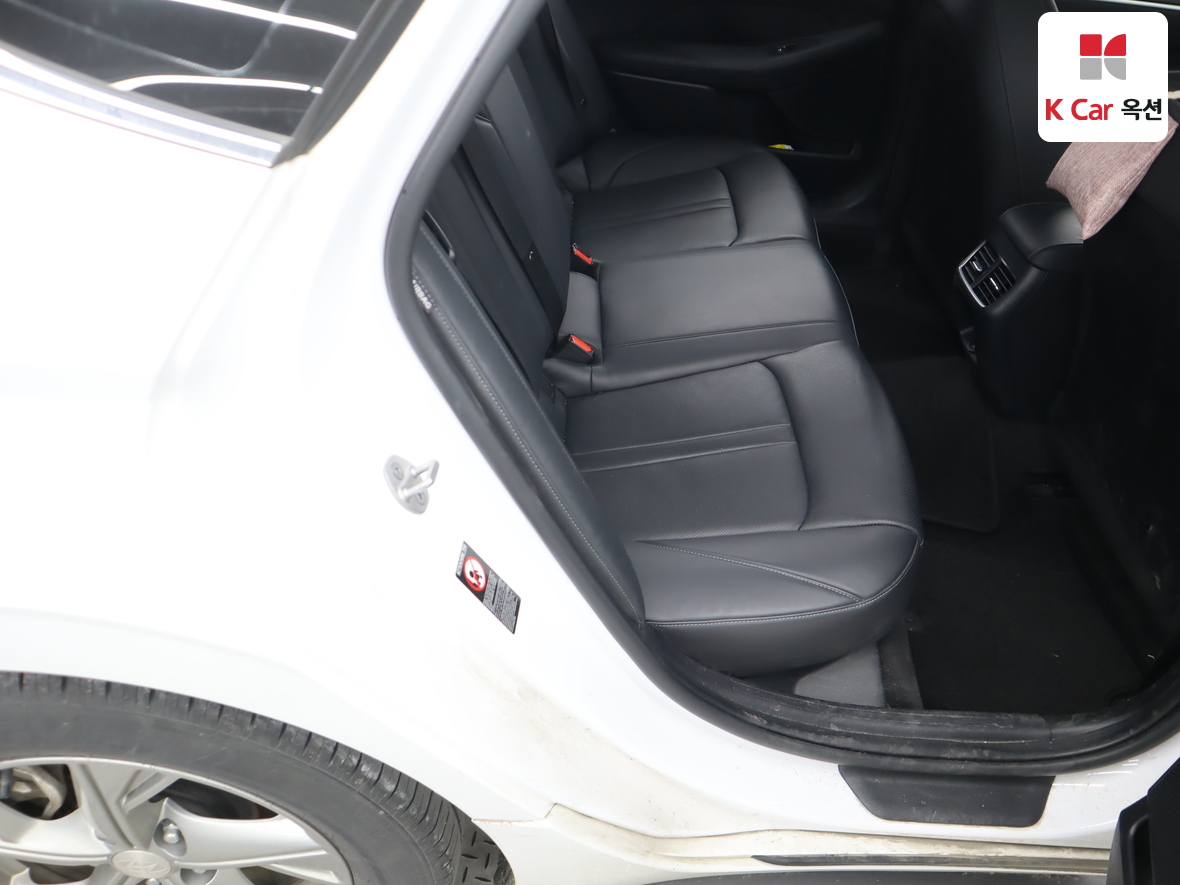 Hyundai Sonata 2023 - Image 25