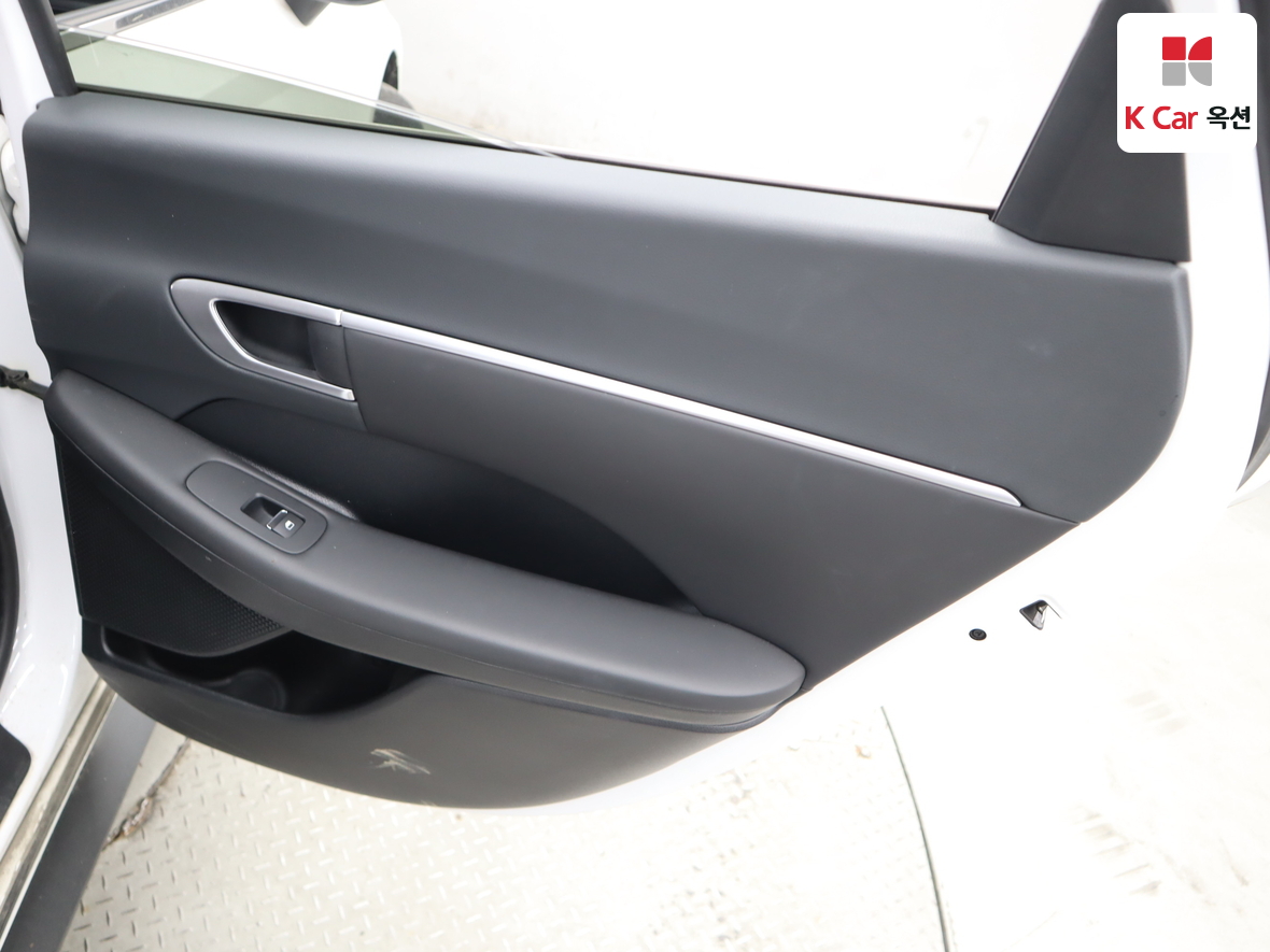 Hyundai Sonata 2023 - Image 24