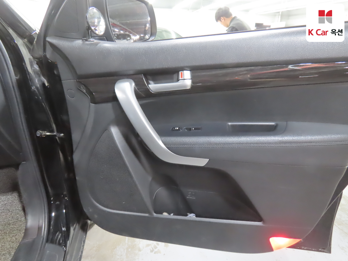 Kia Sorento 2011 - Image 30