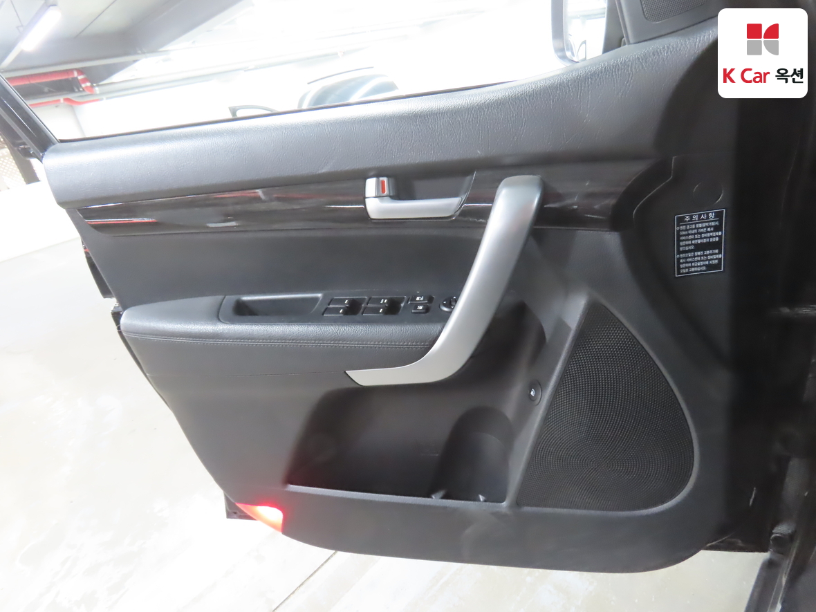 Kia Sorento 2011 - Image 8