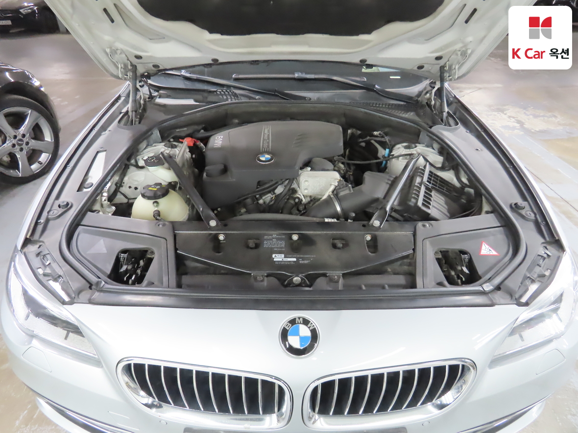 BMW 5 Series - 36