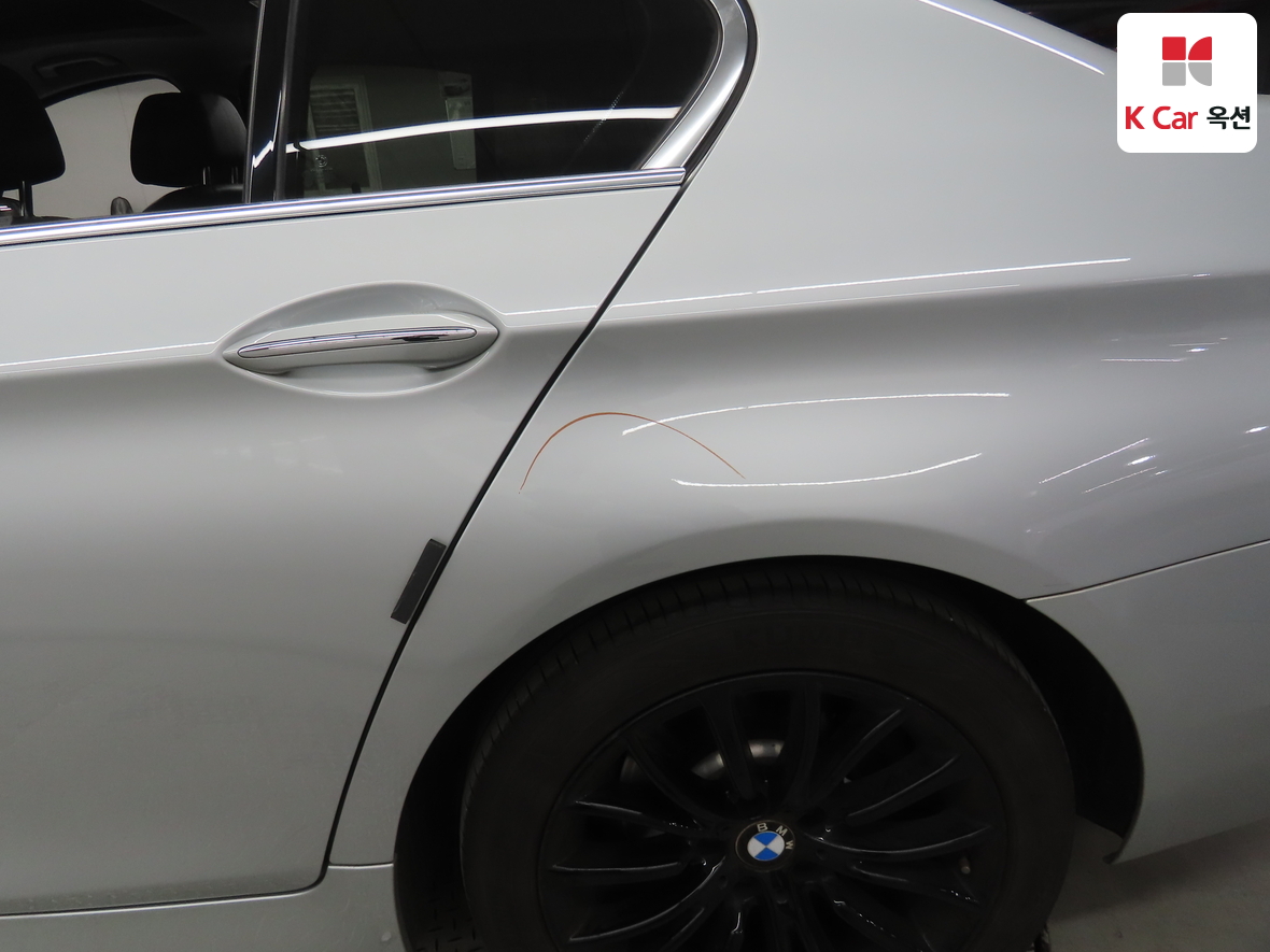 BMW 5 Series - 39