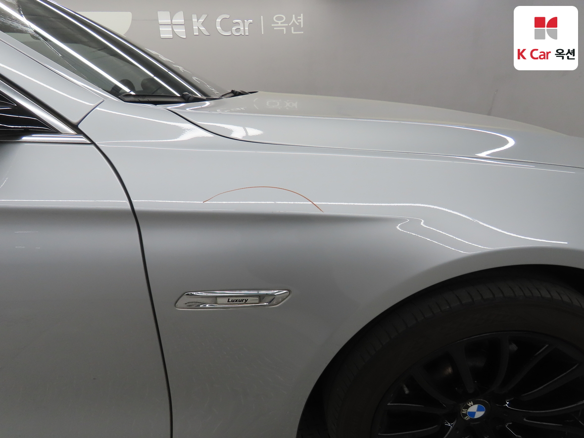 BMW 5 Series - 43