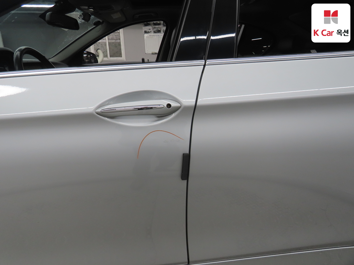 BMW 5 Series - 38