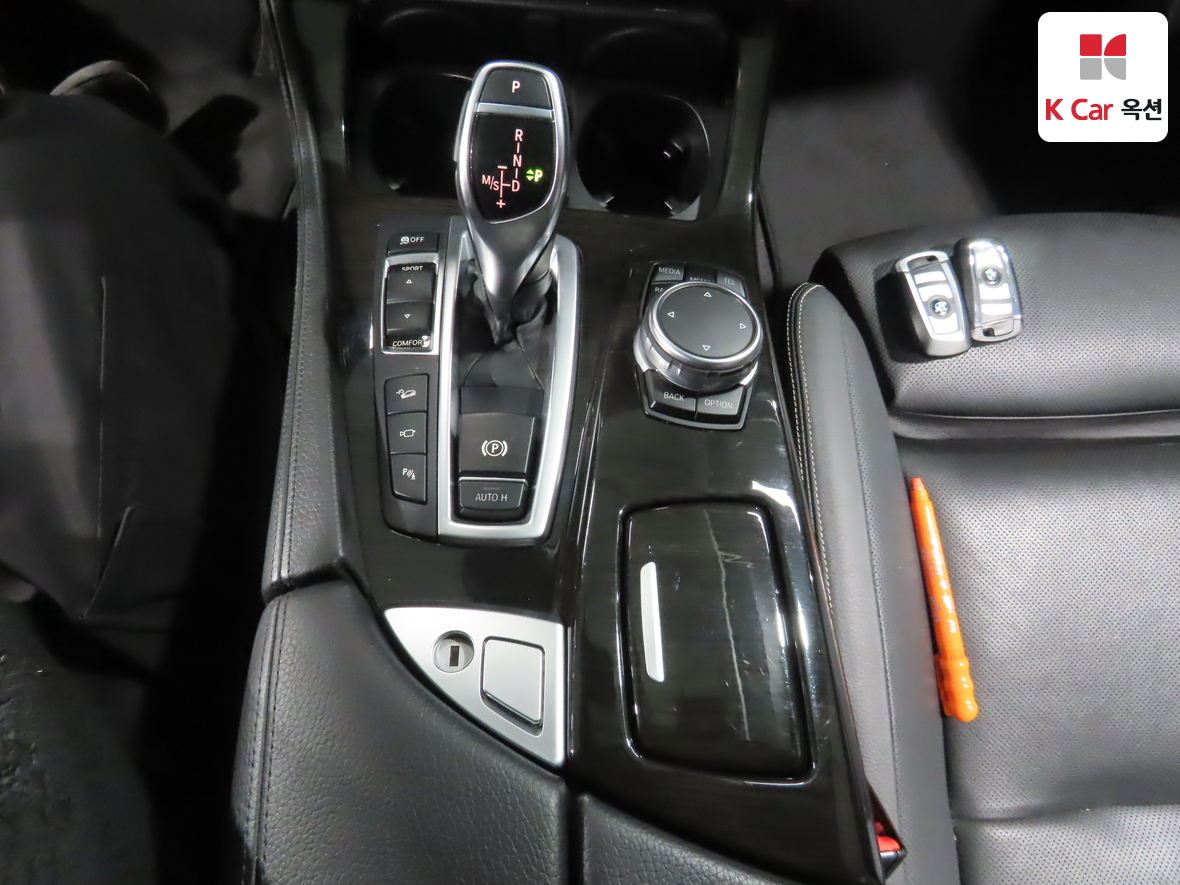 BMW 5 Series - 16