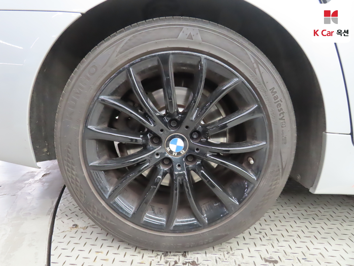 BMW 5 Series - 46