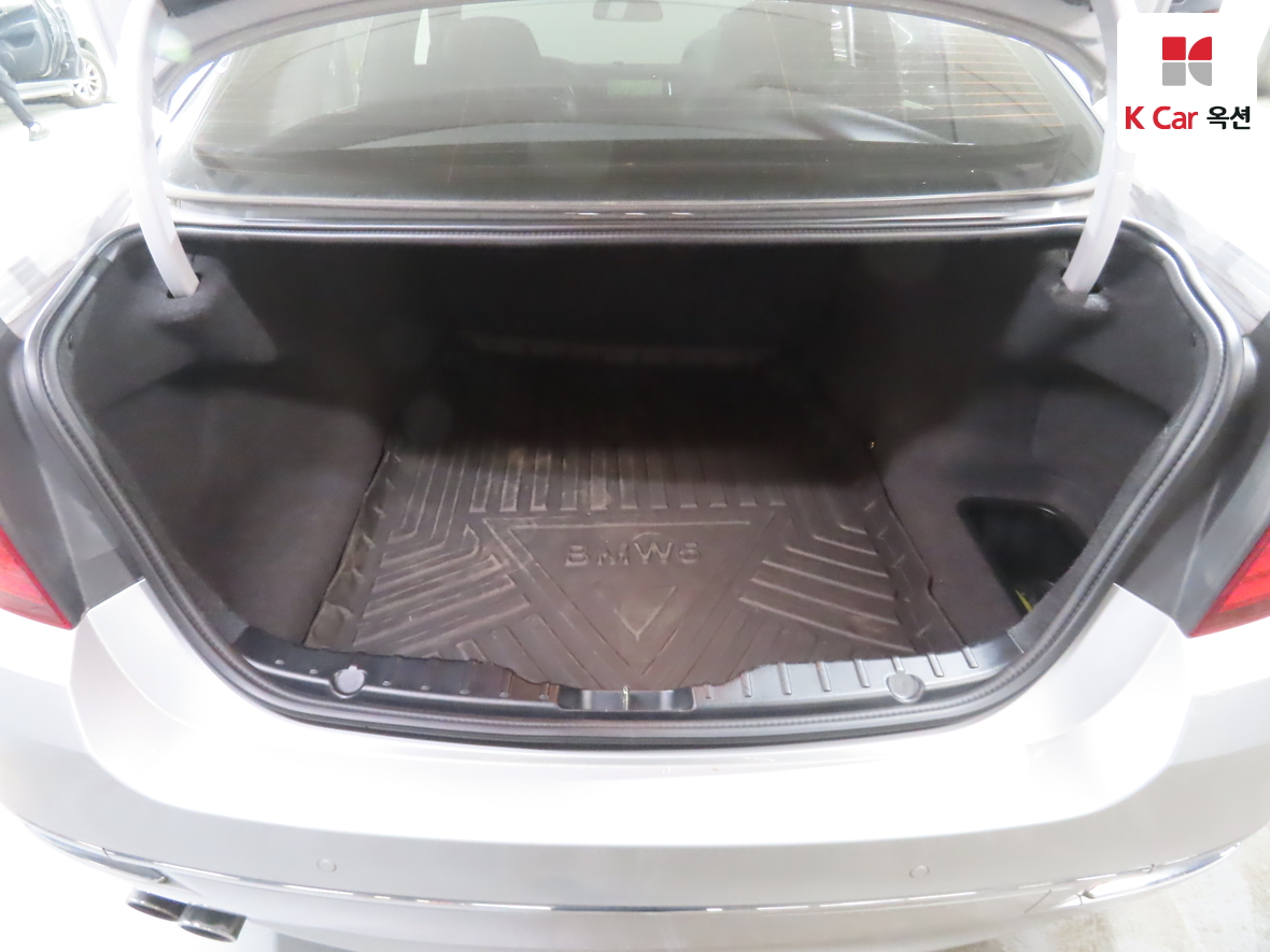 BMW 5 Series - 28