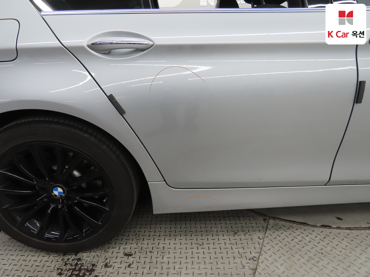 BMW 5 Series - 41
