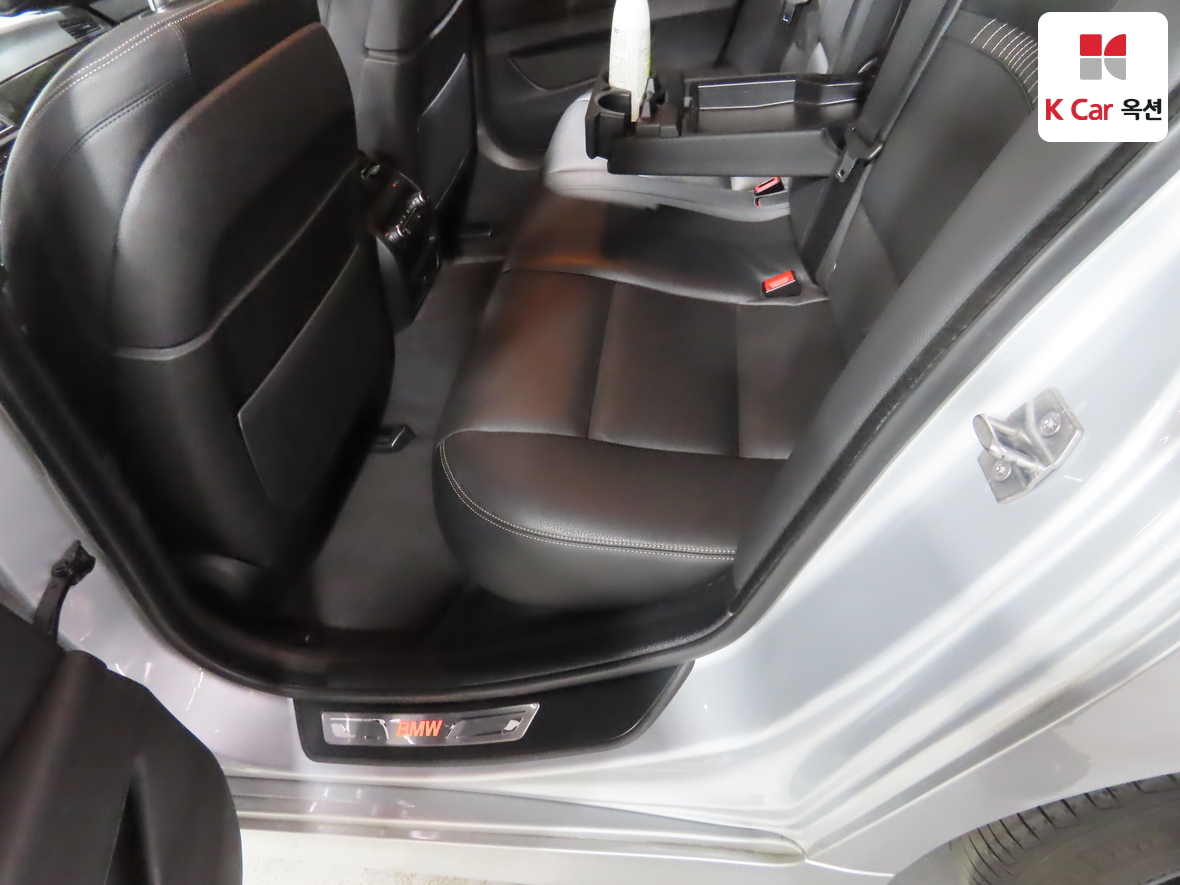 BMW 5 Series - 25