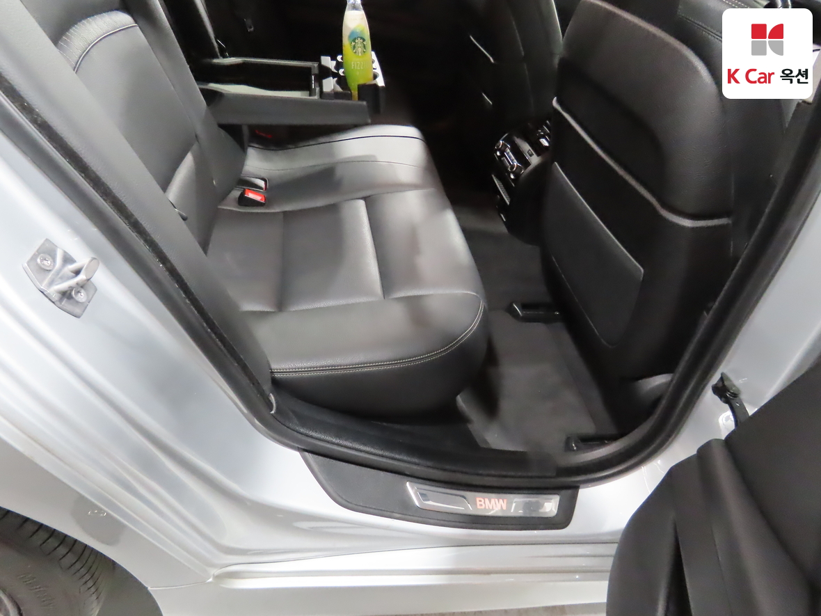 BMW 5 Series - 31
