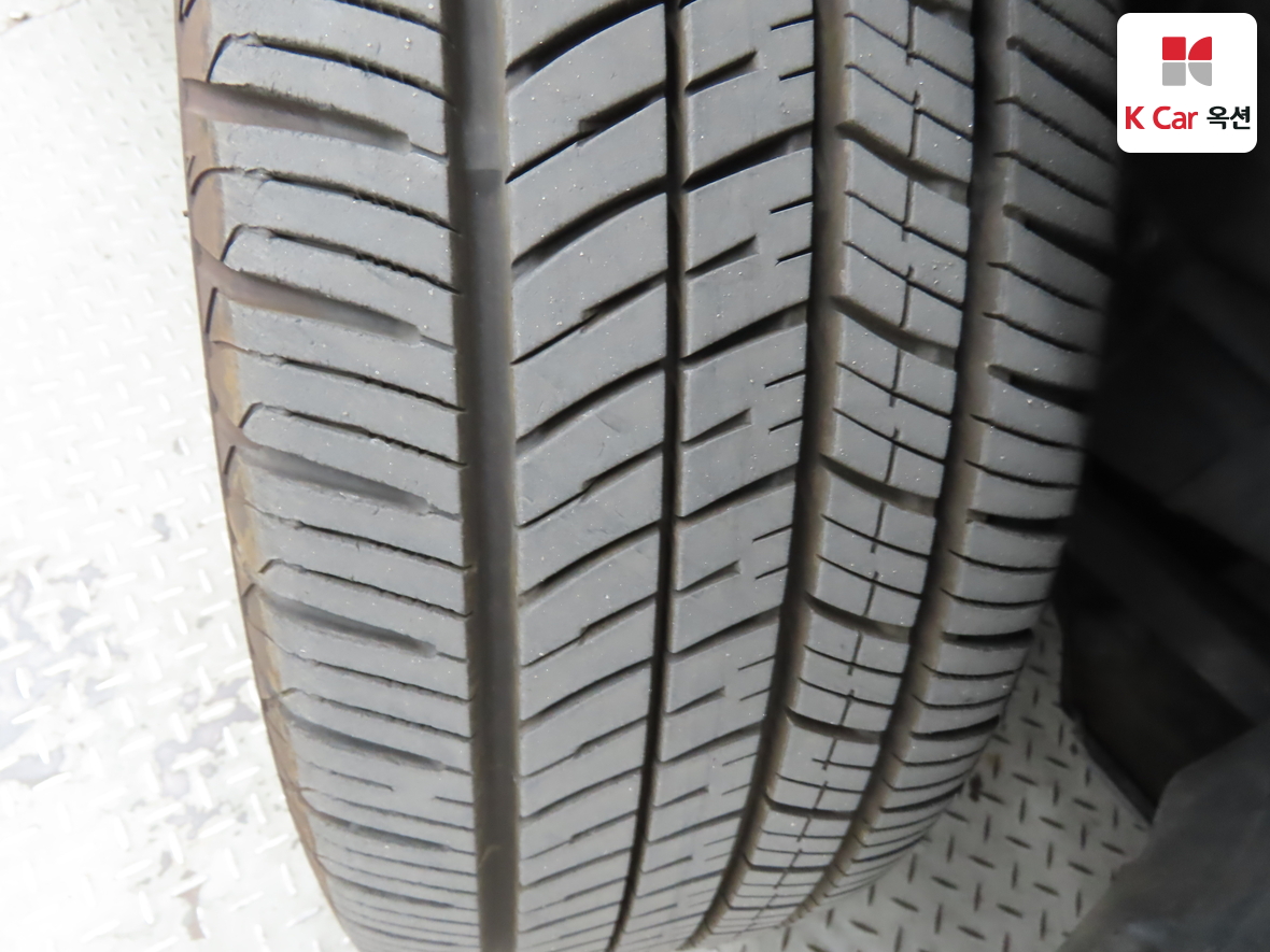 KG Mobility Tivoli 2018 - Image 31