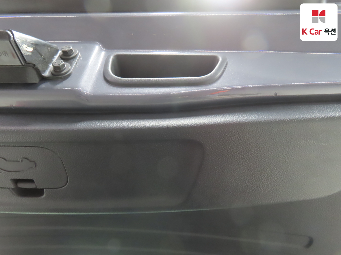 KG Mobility Tivoli 2018 - Image 25