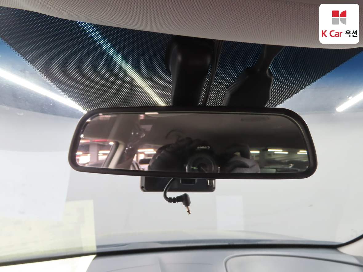 KG Mobility Tivoli 2018 - Image 13