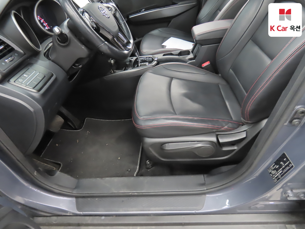 KG Mobility Tivoli 2018 - Image 17