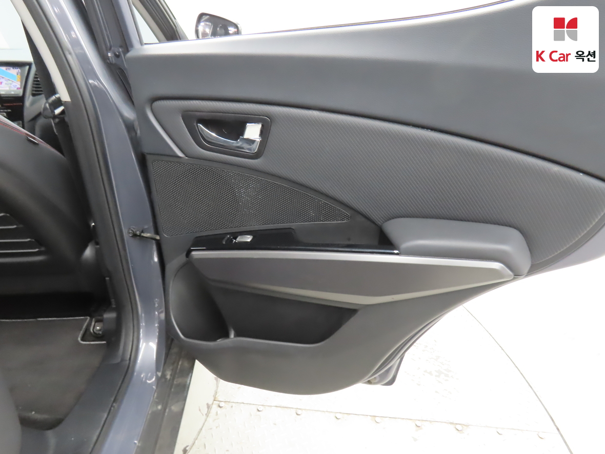 KG Mobility Tivoli 2018 - Image 26