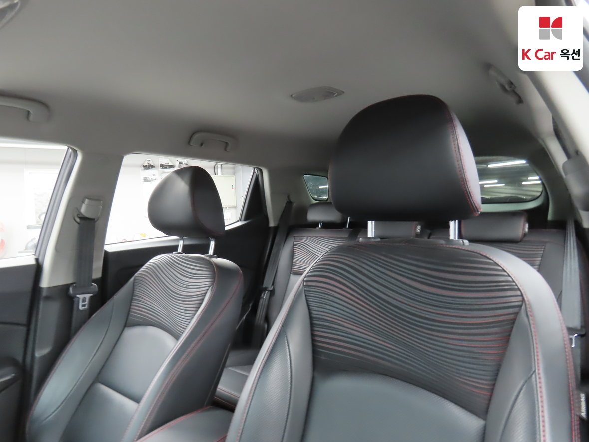 KG Mobility Tivoli 2018 - Image 18