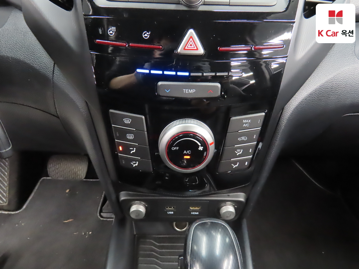 KG Mobility Tivoli 2018 - Image 15